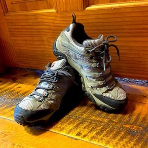 Merrell women’s hiking shoe size 9 “dusty olive”